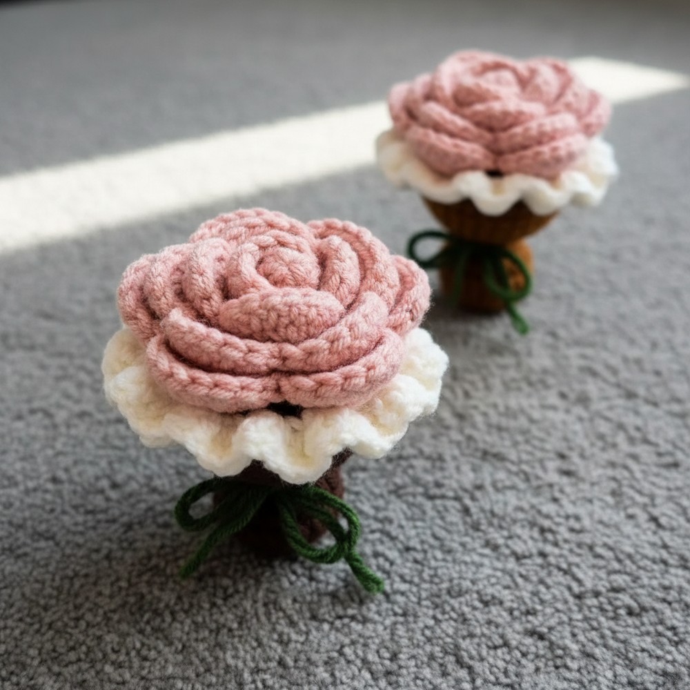 Pretty Crochet Rose Pattern Ideal For Customizing Décor