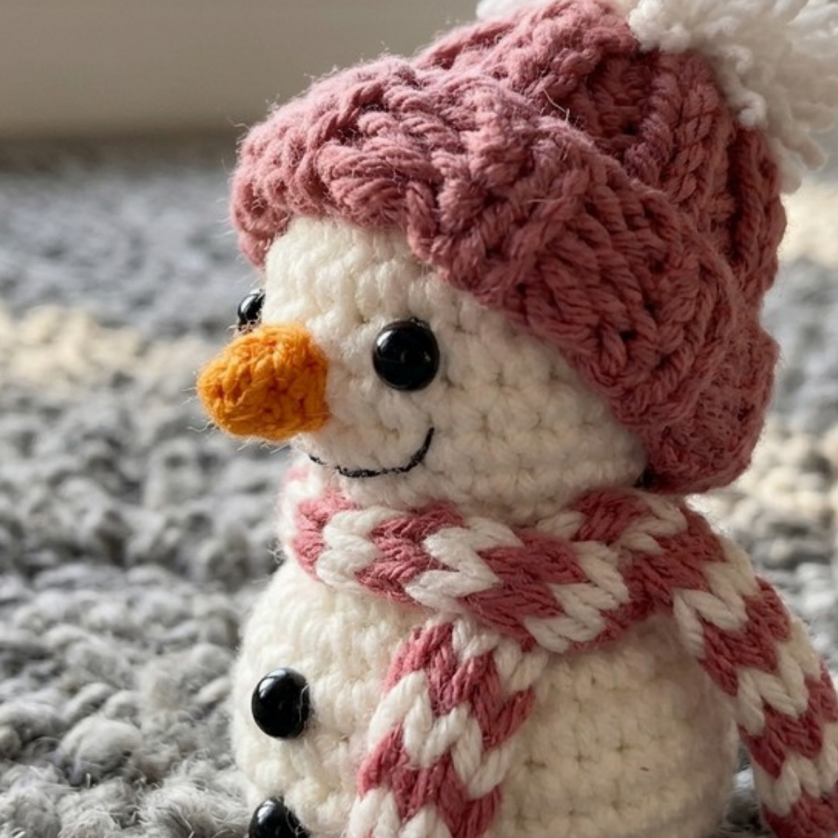 Charming Crochet Snowman Pattern for Holiday Décor