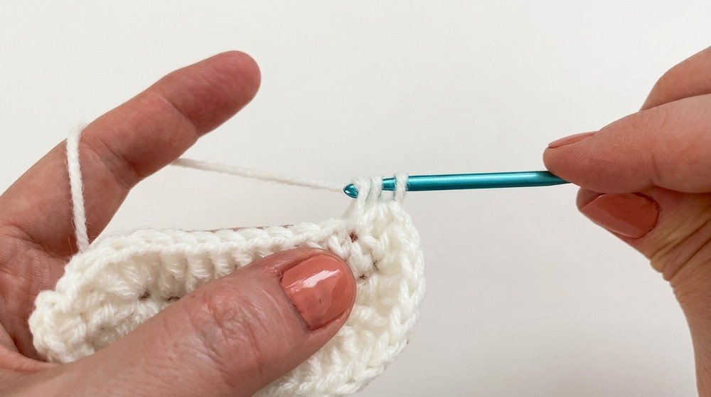 Adorable Baby Booties with This Free Crochet Pattern