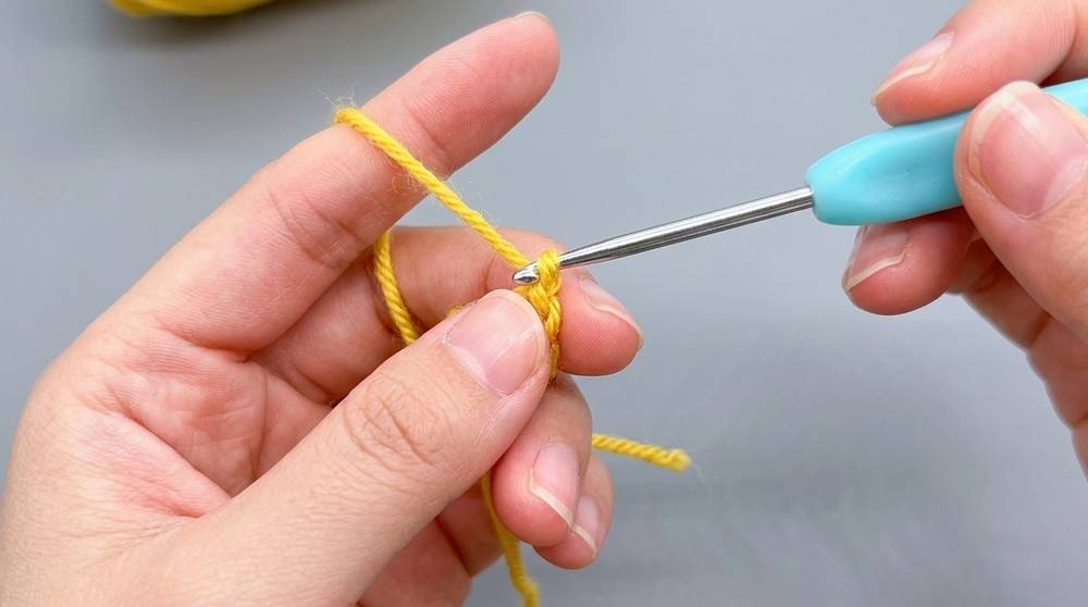 Easy Free Crochet Kitty Bow Keychain Pattern for Your Keys 