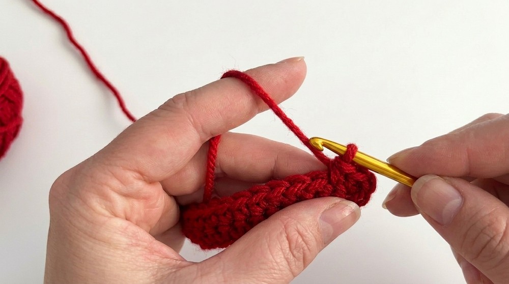 Quick Free Crochet Bean Stitch Beanie Pattern for Cozy Headwear 