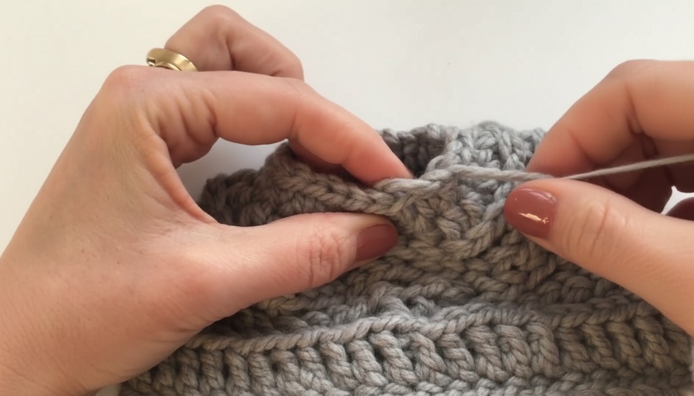 Super Crochet Ponytail Hat Pattern 7