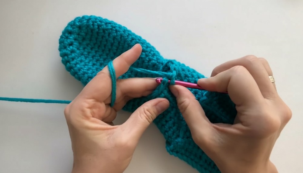 Wonderful Crochet Mittens Pattern 6