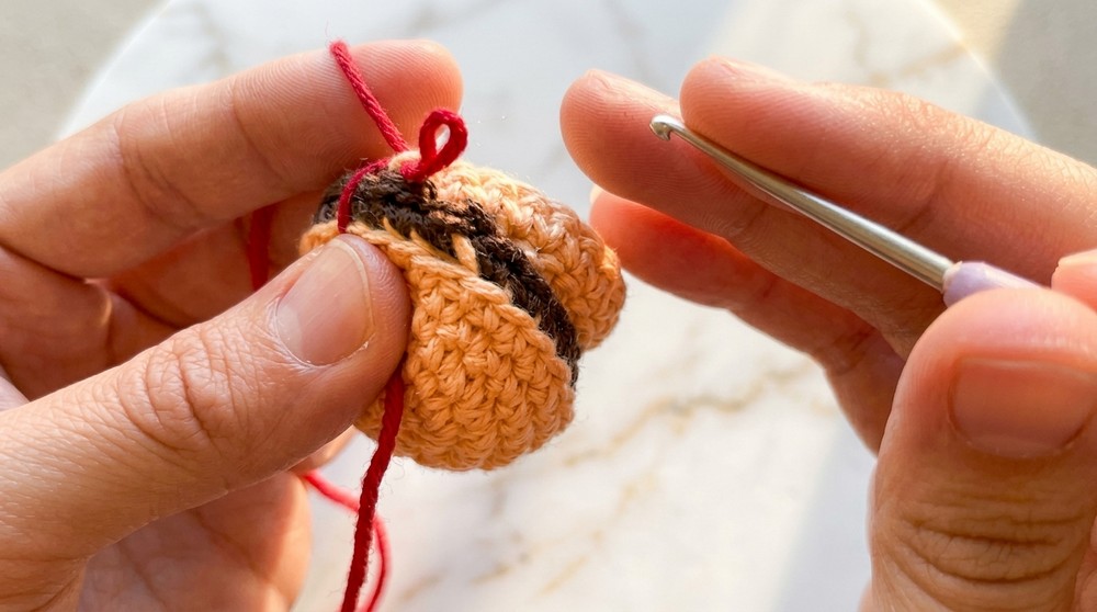 Adorable Free Crochet Hamburger Keychain Pattern to Try