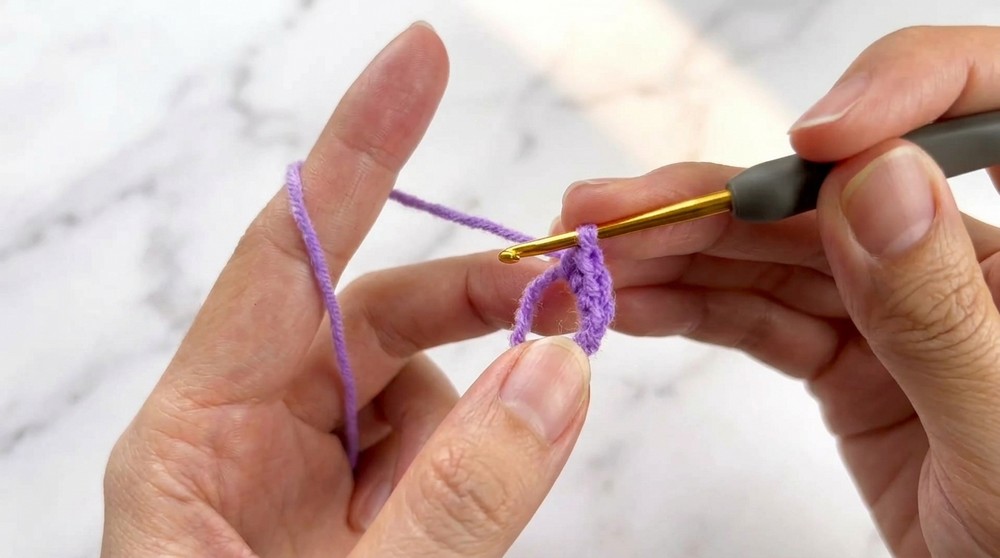 Amazing Crochet Flower Keychain Pattern 1