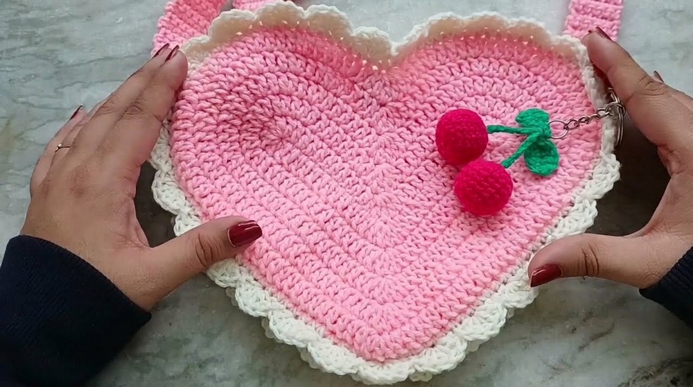 Amazing Crochet Heart Bag Pattern 5