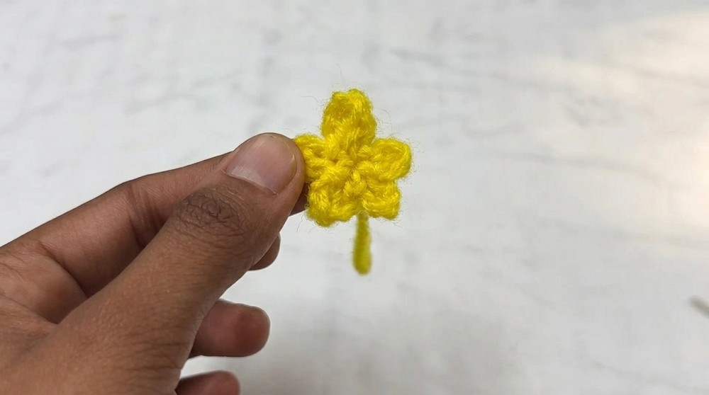 Beautiful Crochet Tiny Flower Pattern 4