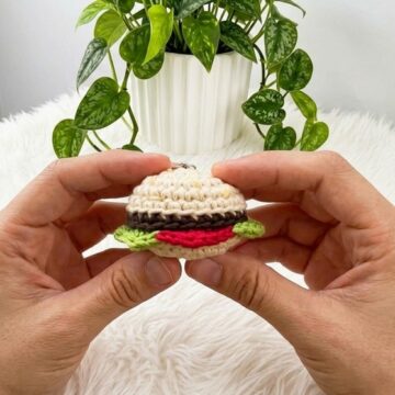 Crochet Hamburger Keychain Pattern 6