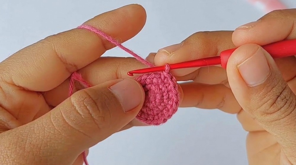 Crochet Mini Owl Amigurumi Keychain Pattern 1