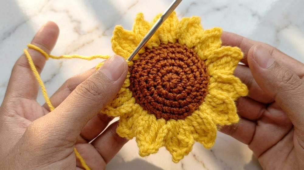 Crochet Smiley Sunflower Keychain Pattern 4