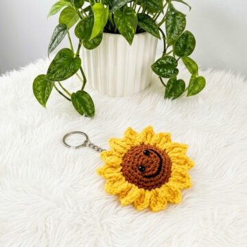 Crochet Smiley Sunflower Keychain Pattern 5