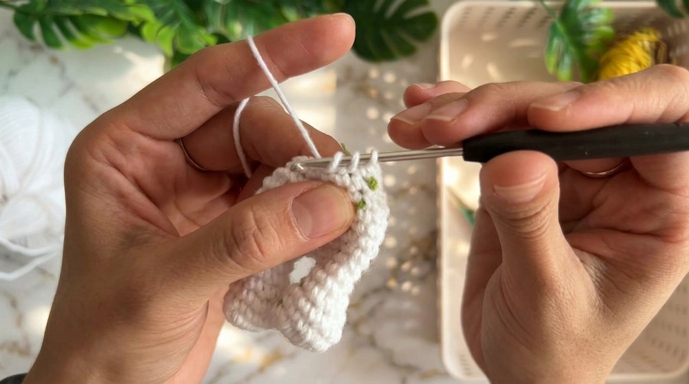 Crochet Snoopy Aviator Amigurumi Pattern 3