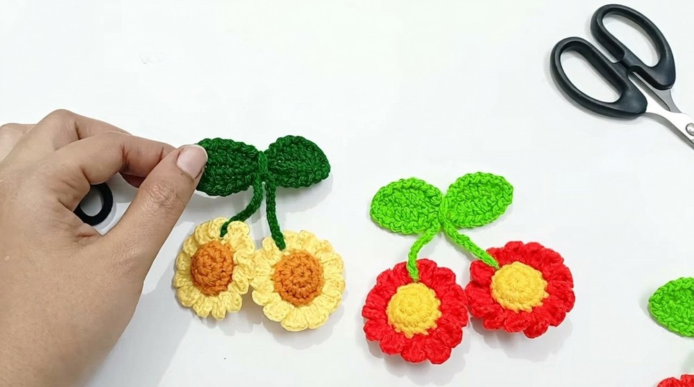 Crochet Sunflower Hair Tie Pattern 5