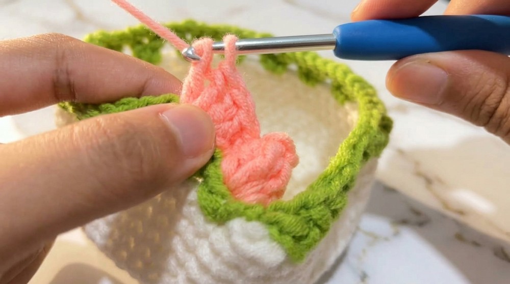 Crochet Tulip Flower Basket Pattern 5