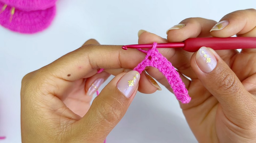 Crochet Zara Flower Tie Pattern 1
