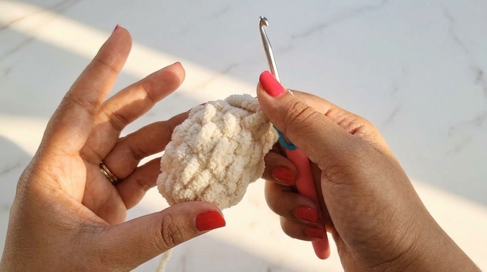 Cute Crochet Alpaca Amigurumi Pattern 2