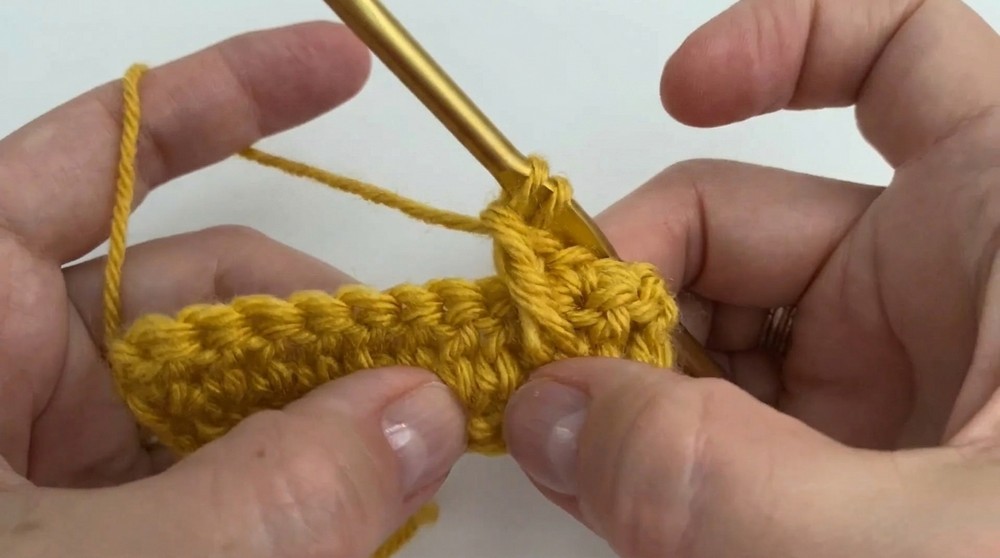Cute Crochet Diamond Earband Pattern 2