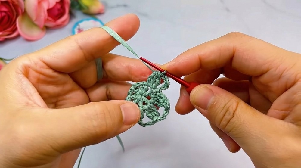 Cute Crochet Heart Keychain Pattern 2
