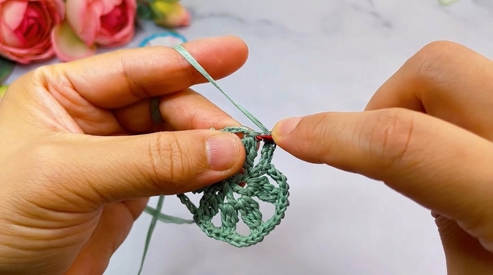 Cute Crochet Heart Keychain Pattern 3