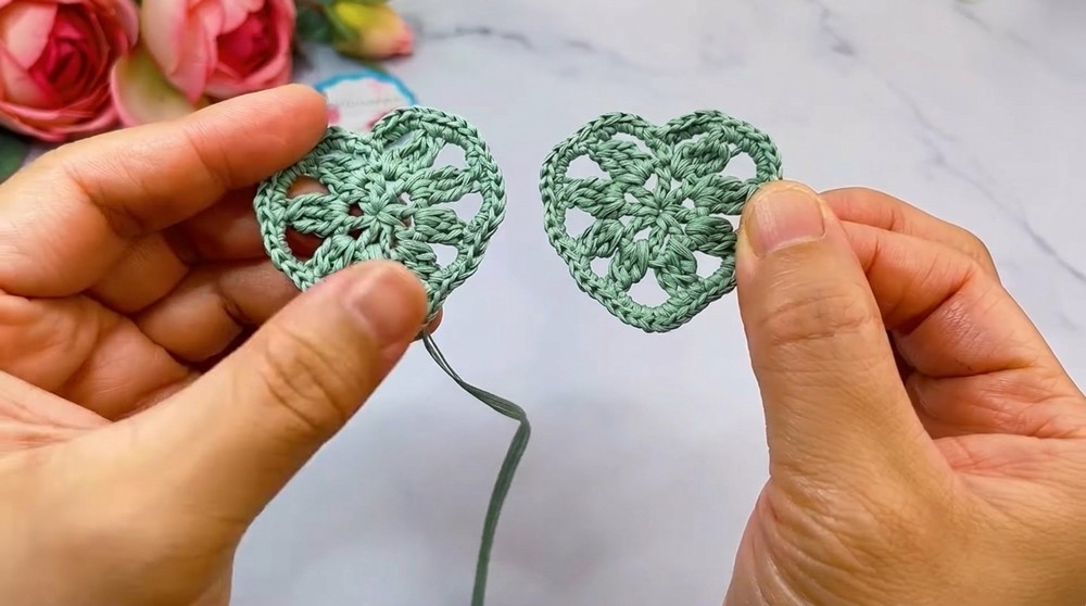 Cute Crochet Heart Keychain Pattern 4