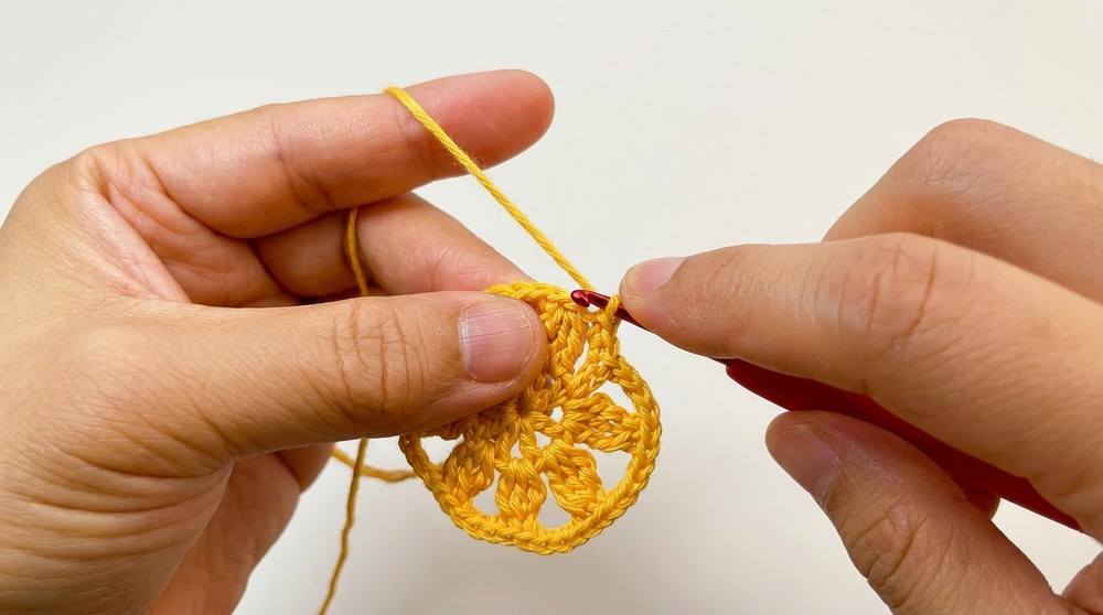 Cute Crochet Heart Keychain Pattern to Add Charm to Your Style