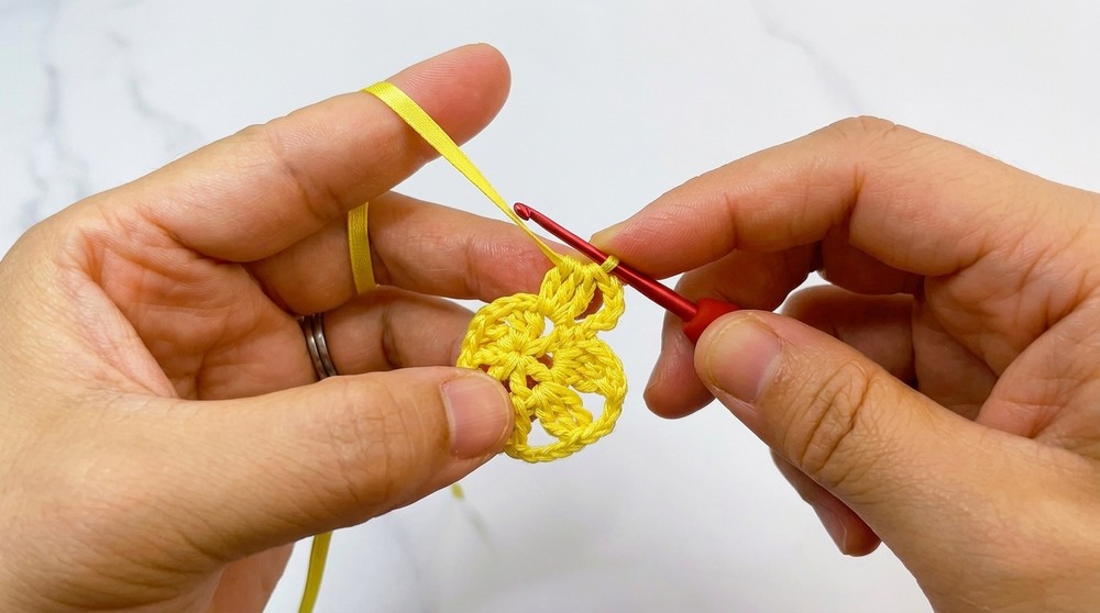 Cute Crochet Heart Keychain Pattern to Add Charm to Your Style