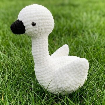 Easy Crochet Swan Amigurumi Pattern 6