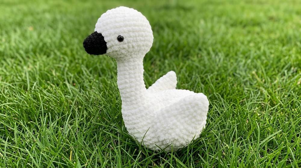 Easy Crochet Swan Amigurumi Pattern 6