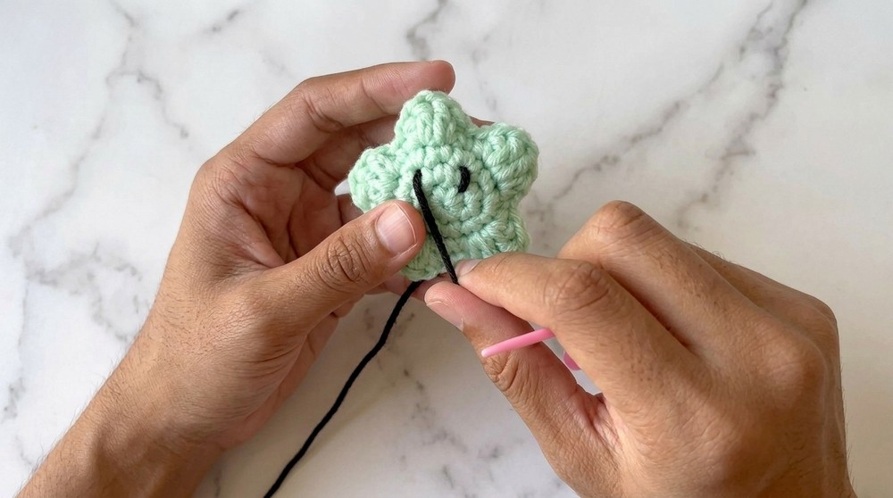 Free Crochet Star Keychain Pattern for Colorful Accessories