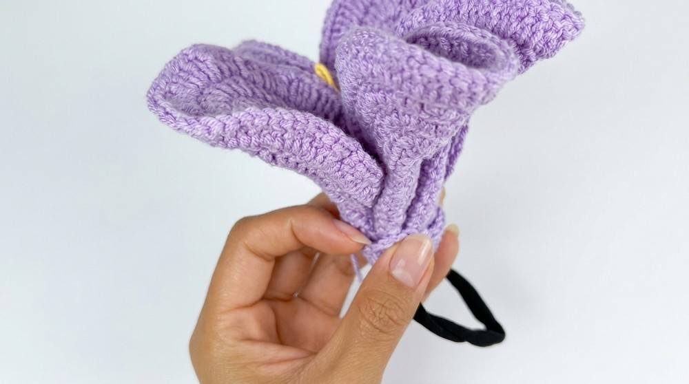Free Crochet Zara Flower Tie Pattern for Beginners 