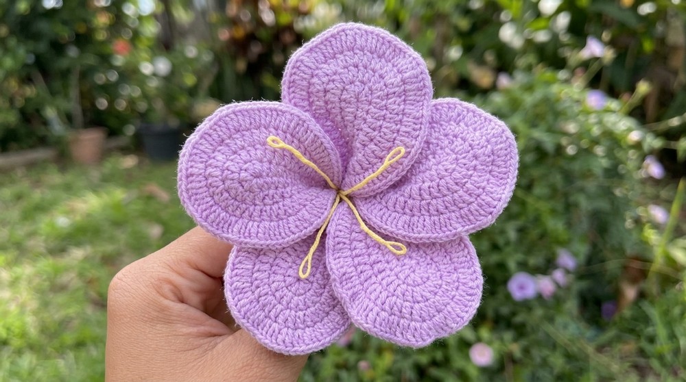 Free Crochet Zara Flower Tie Pattern for Beginners 