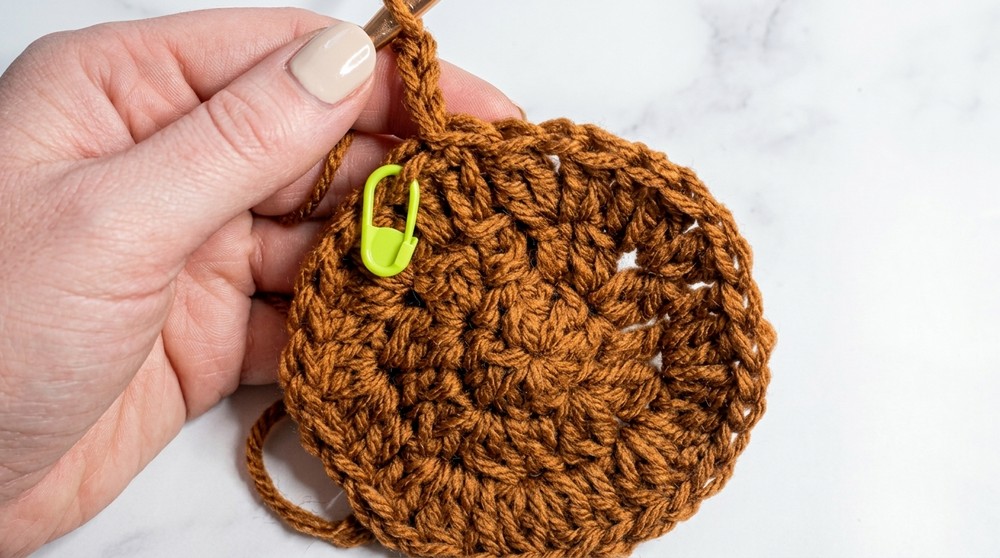 How to Easy Crochet V Stitch Hat Pattern That Looks Amazing