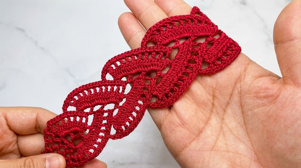Lightweight Crochet Lace Headband Pattern for Party Wear Use
