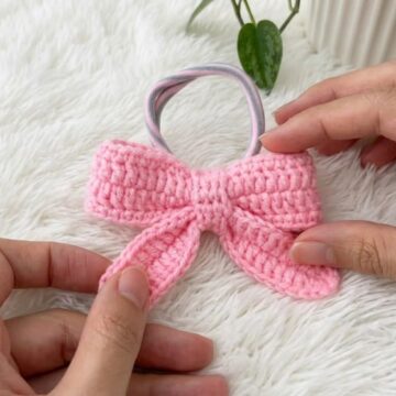Lovely Crochet Bow Hair Tie Pattern 5