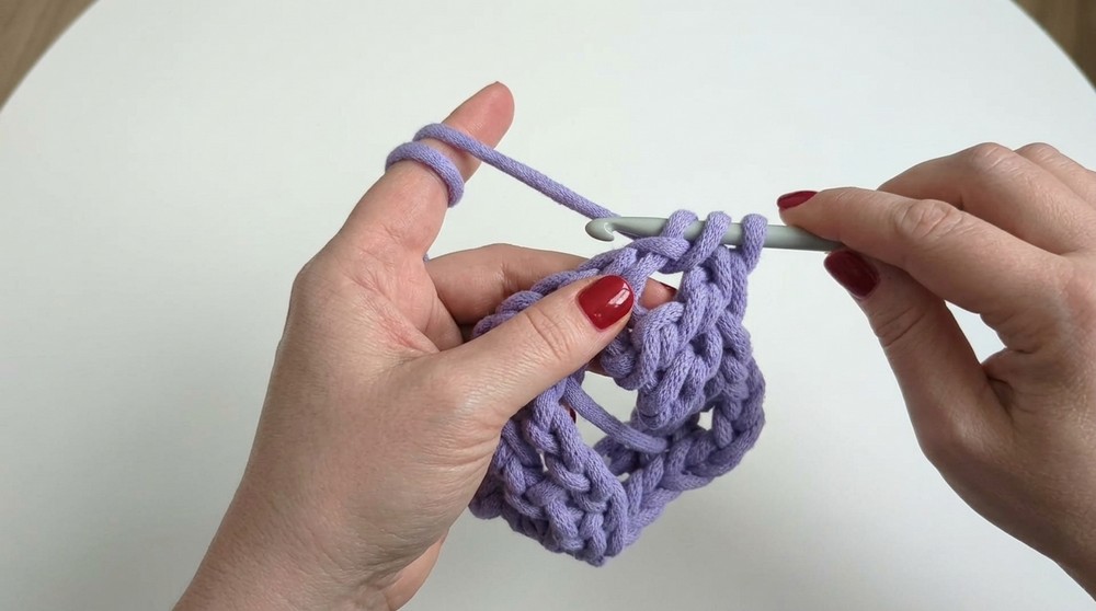Make THIS crochet heart in 15 minutes! Coaster step by step 5