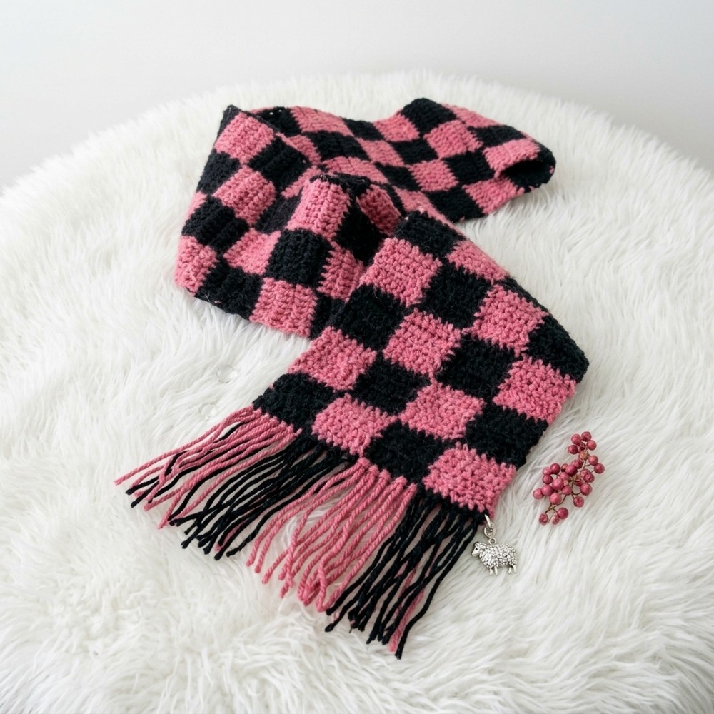 Modern Free Crochet Scarf