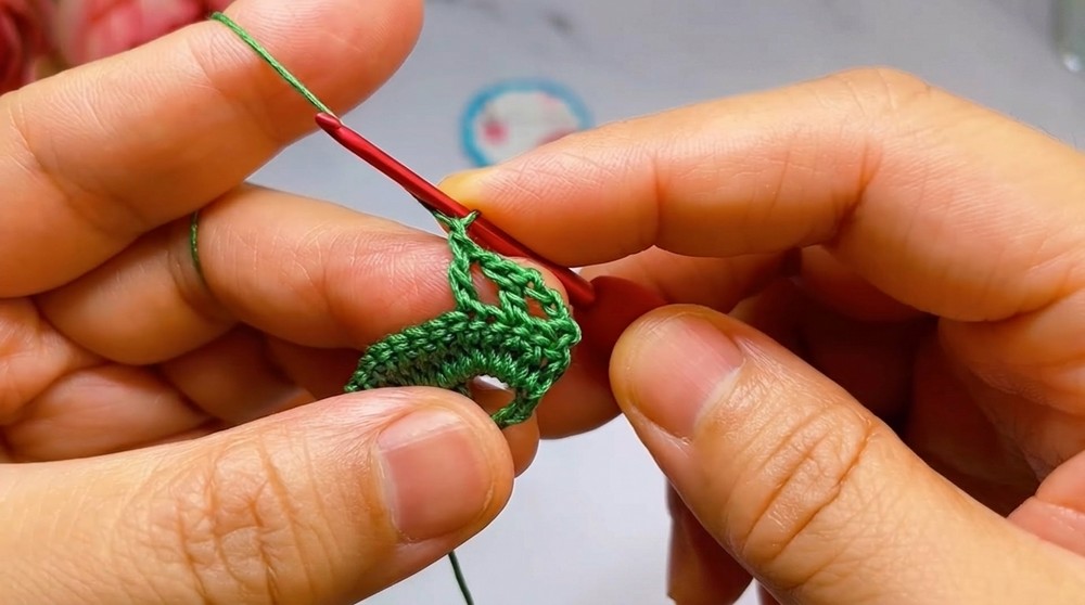 Simple Crochet Lace Headband Pattern 1