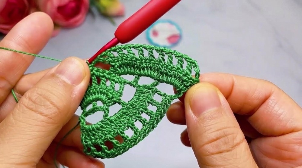 Simple Crochet Lace Headband Pattern 2
