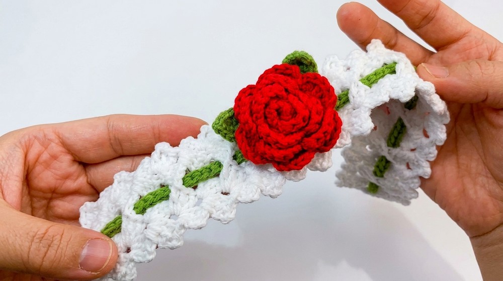 Unique Free Crochet Vintage Rose Headband Pattern