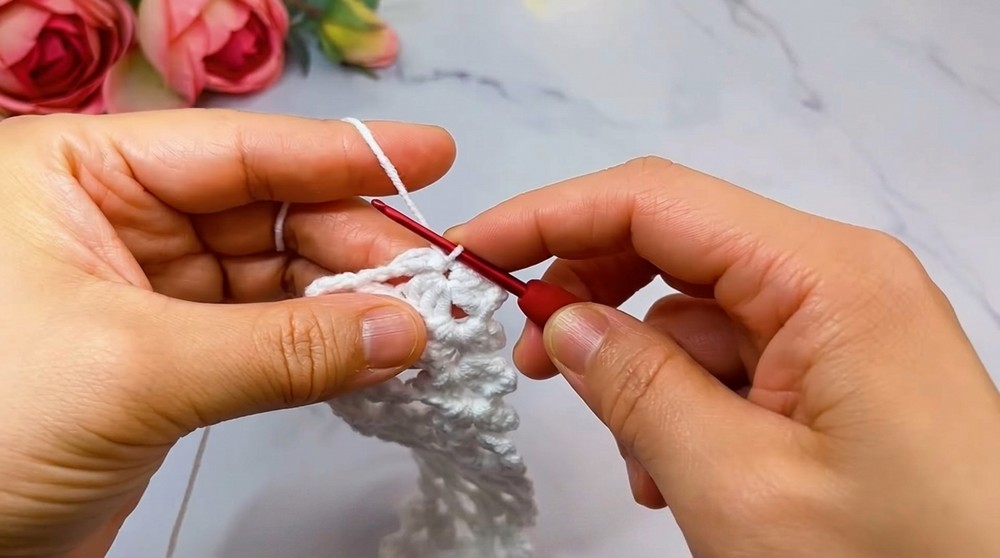 Vintage Rose Crochet Headband Pattern 2