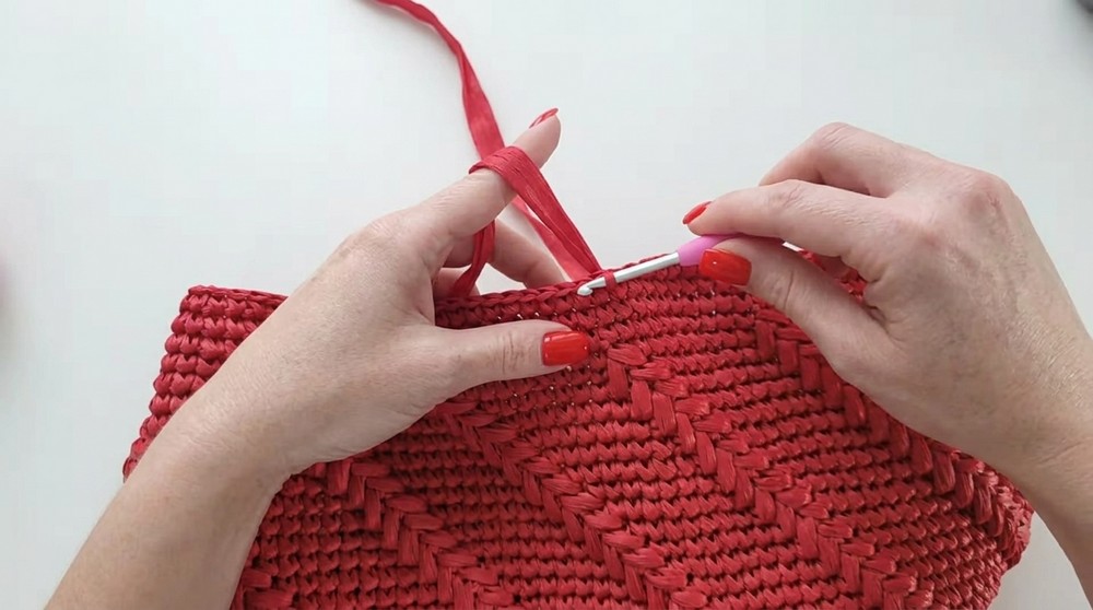raffia bag will captivate anyone! The perfect summer shopper 7