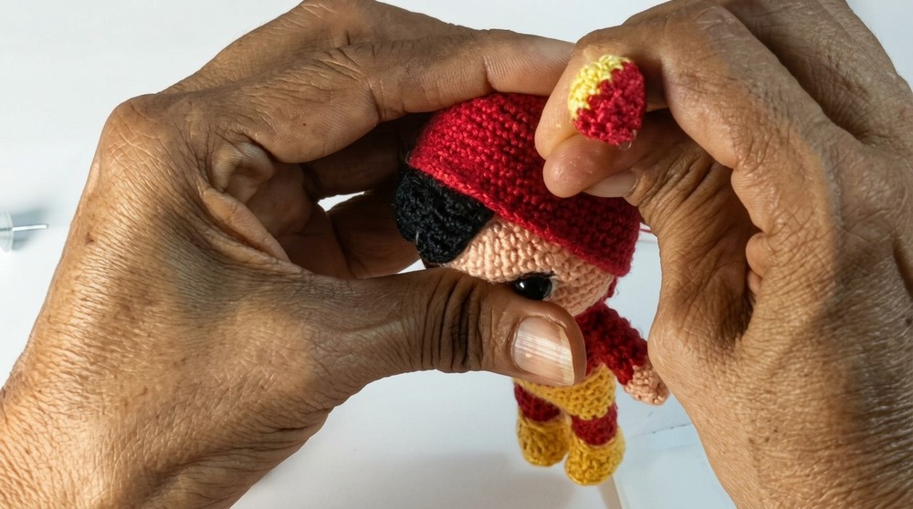 Chapulín Colorado Crochet Amigurumi Pattern (2)
