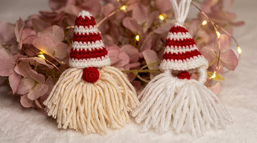 Crochet Christmas Elf Pattern (7)