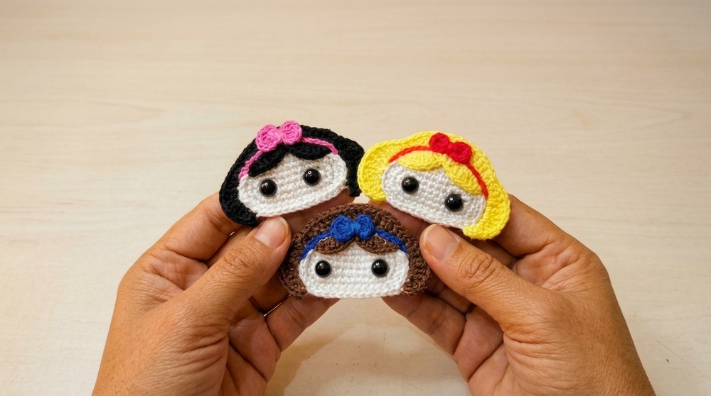 Crochet Snow White Hair Clip Pattern (5)