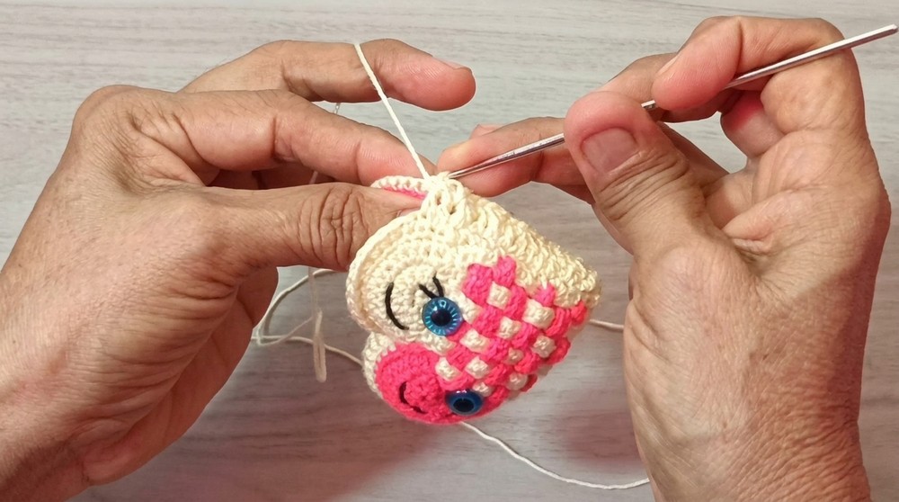 Crochet These Heart Keychain (4)