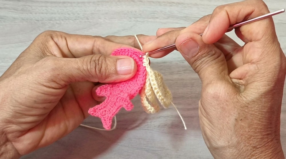 Crochet These Heart Keychain (6)
