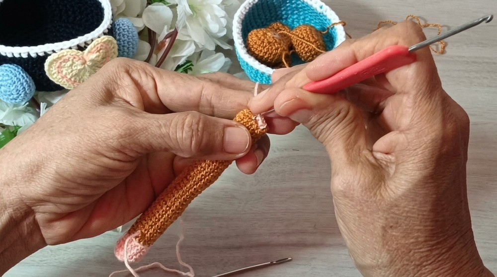Cute Bear Basket Crochet Step-by-Ste (6)