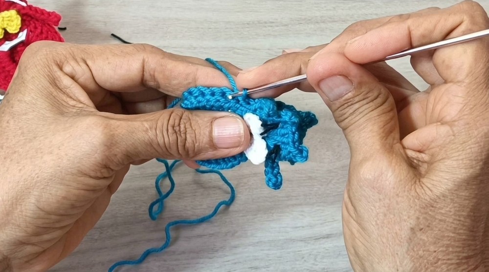 Cute Crochet Kitten (4)