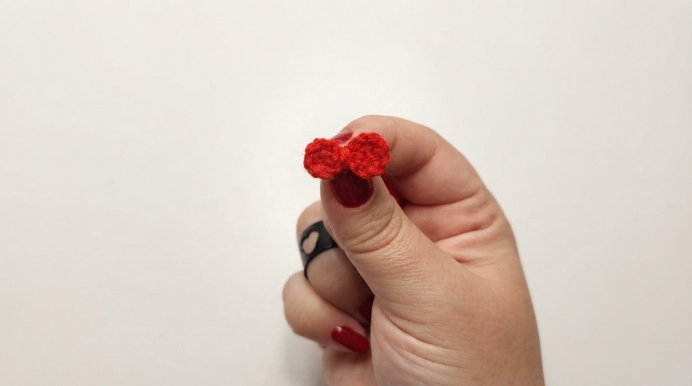 DIY Crochet Mickey Mouse Hair Clip