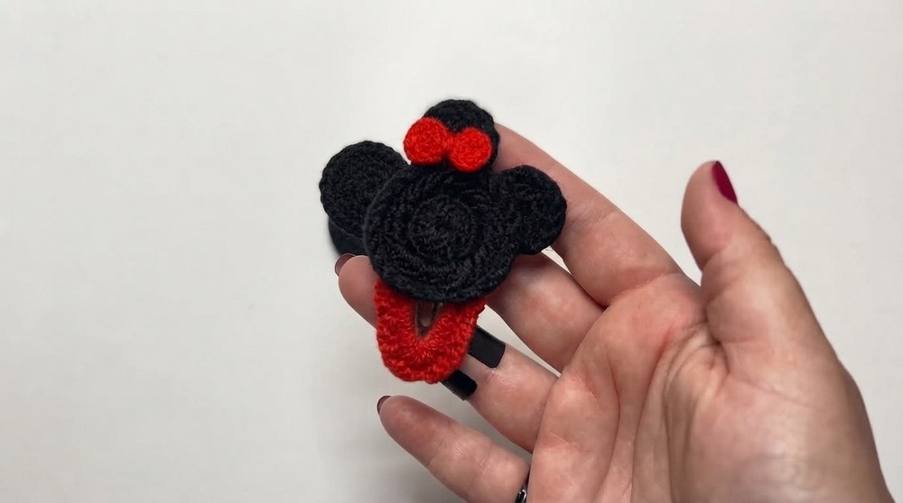 DIY Crochet Mickey Mouse Hair Clip
